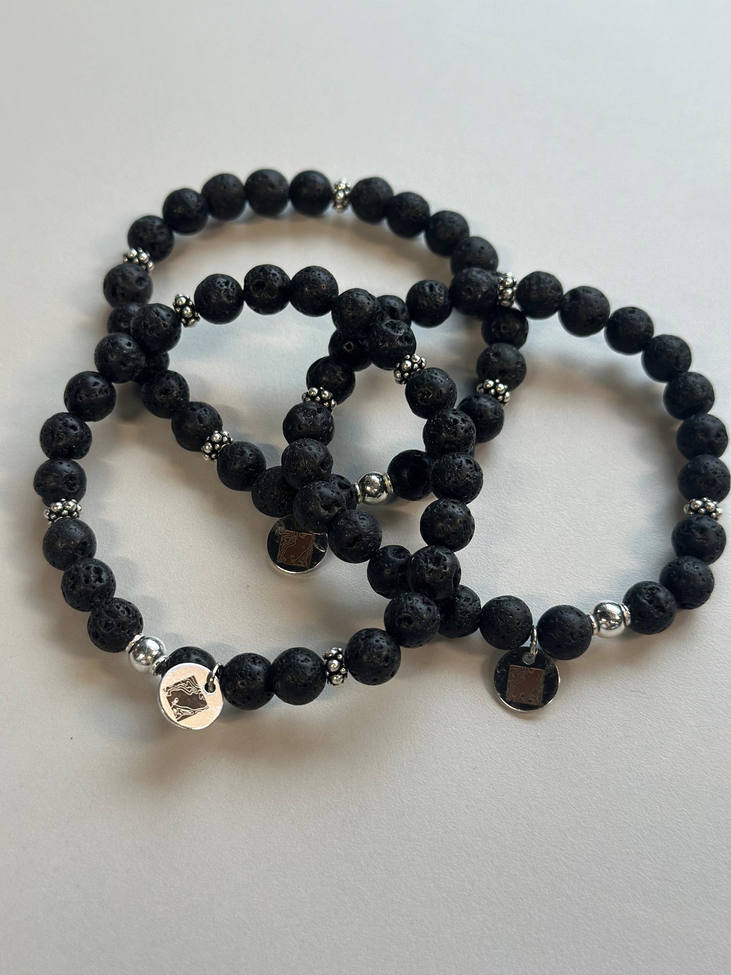 Armbändeli Lava