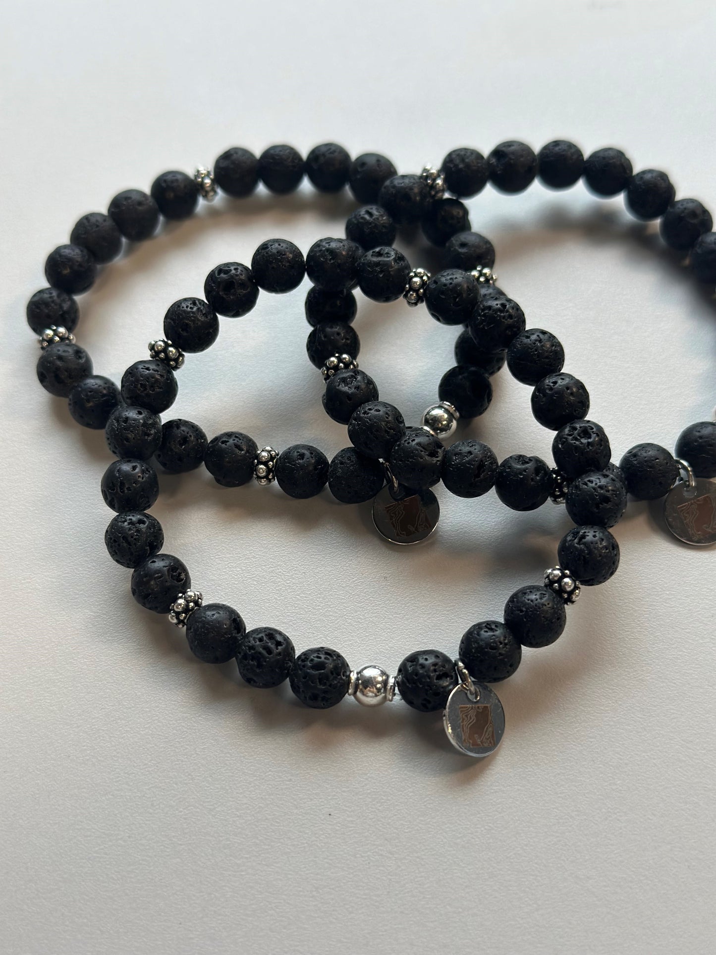 Armbändeli Lava