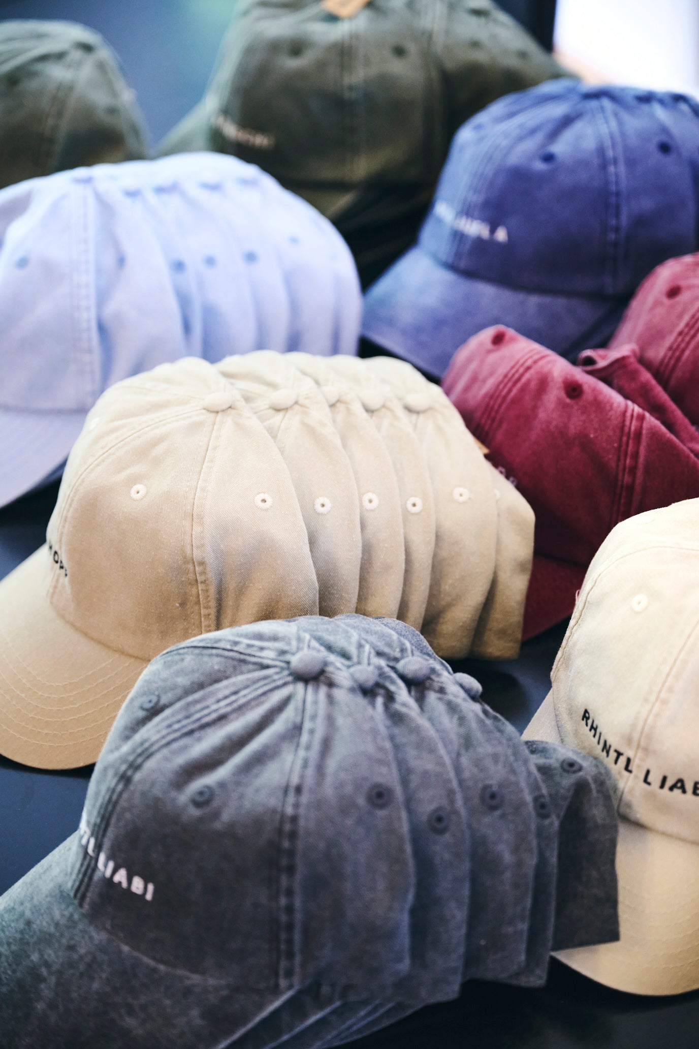 Caps