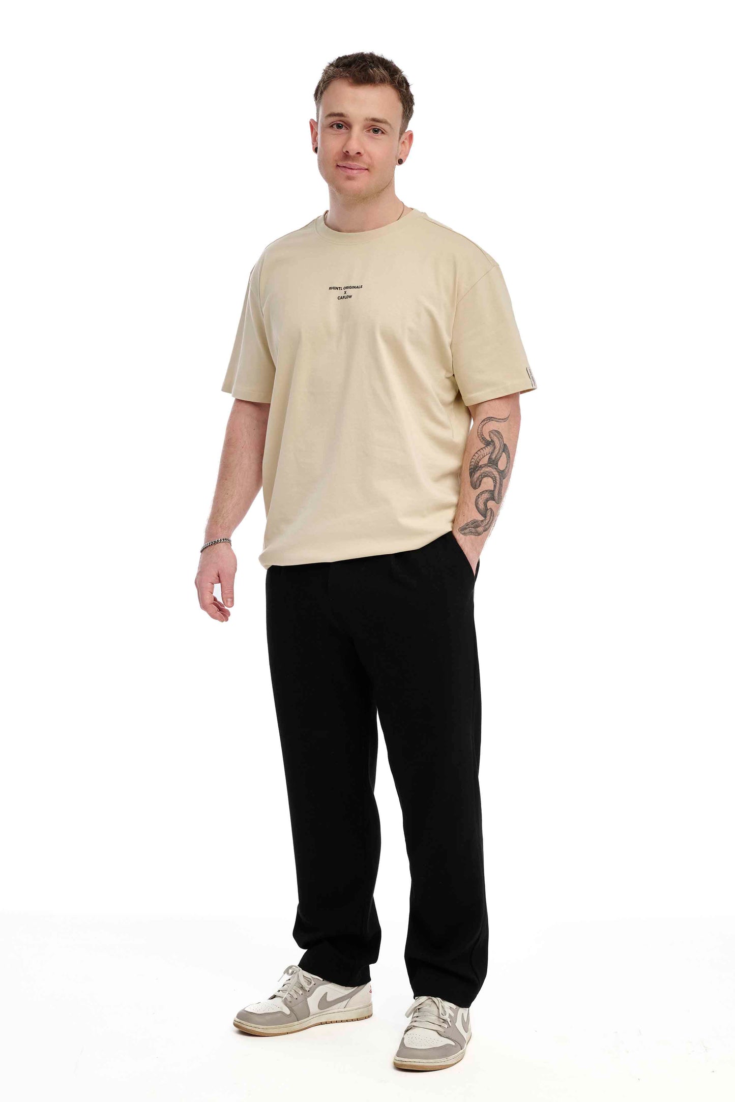 Oversize T-Shirt The World Sand