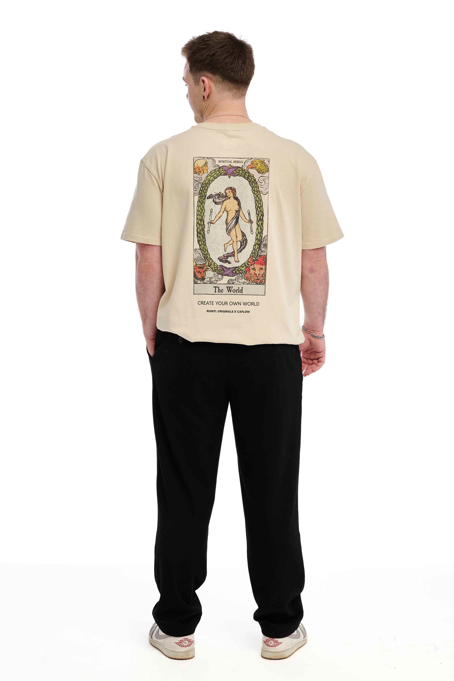 Oversize T-Shirt The World Sand